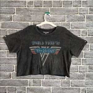 I’m selling a cropped shirt